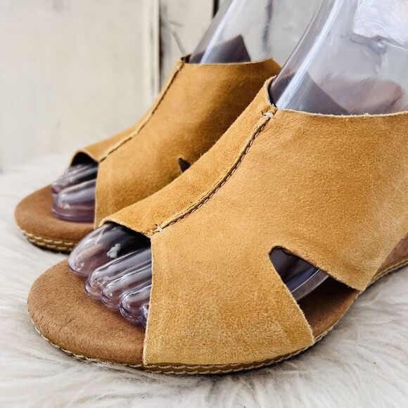 Clarks Mustard Yellow Suede Leather Slip on Wedge Cork Sandals Shoes Y2K Size 8M - Picture 2 of 8